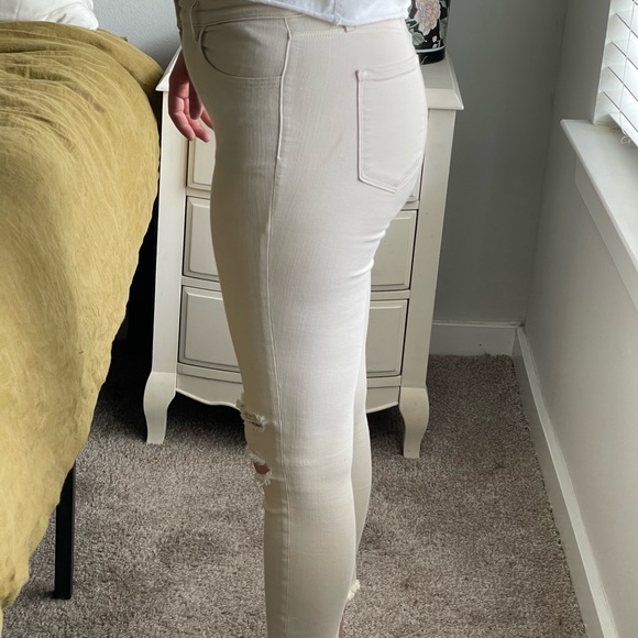 J Brand Alana High Rise Crop Skinny in Silver Birch Mercy 27 - Picture 3 of 9